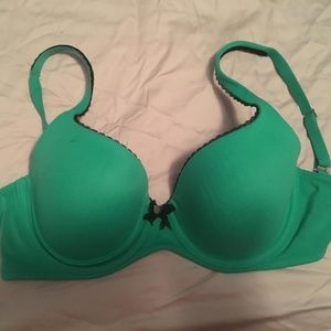 Victoria's Secret 32DD "Body by Victoria" Bra
